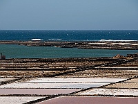 037-Salina de Janubio  ...weißes Salz und grünes und blaues Meer.
