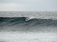 102-La Caleta - Strand und Surfer  Wann kommt die Welle?