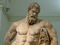 023  Griechische Skulpturen waren damals sehr beliebt.